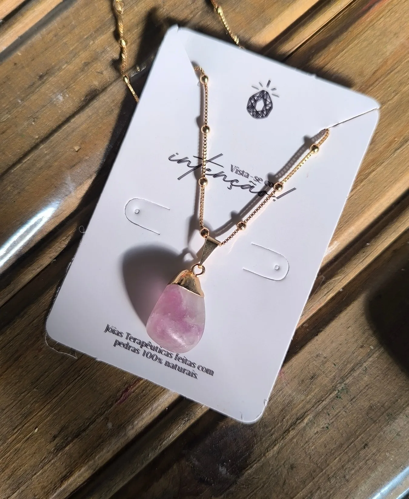 Pingente colecionável com chapéu de ouro