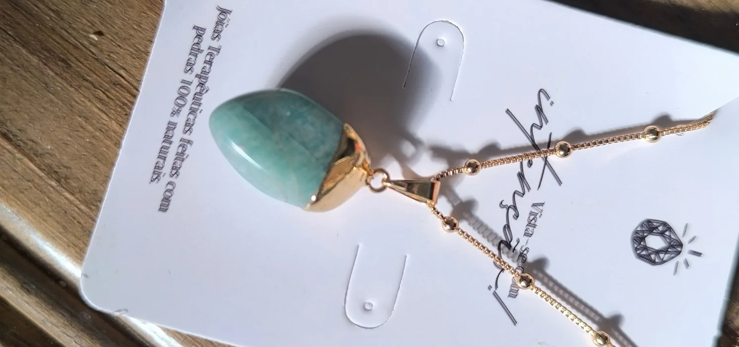 Pingente colecionável com chapéu de ouro